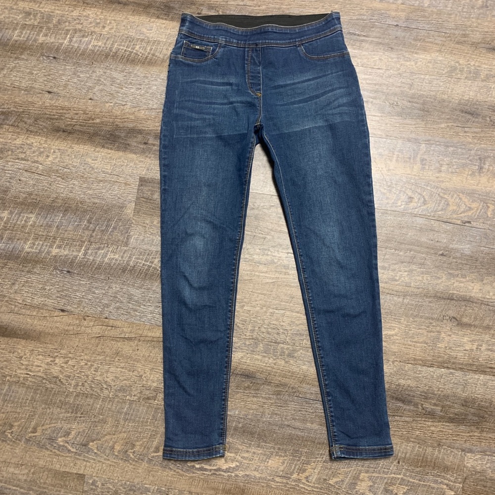 Coco + Carmen Slimming Jeans - Sz MED - EXCELLENT CONDITION!!! Only worn 3-4 x